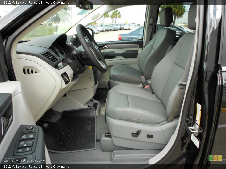 Aero Gray Interior Photo for the 2012 Volkswagen Routan SE #57234068