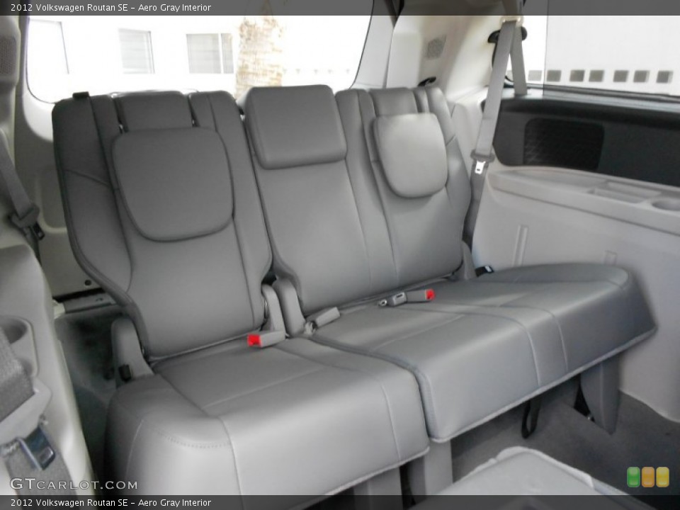 Aero Gray Interior Photo for the 2012 Volkswagen Routan SE #57234101