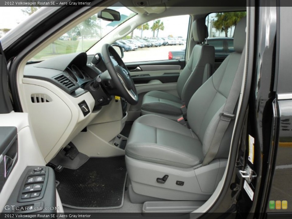 Aero Gray Interior Photo for the 2012 Volkswagen Routan SE #57234299