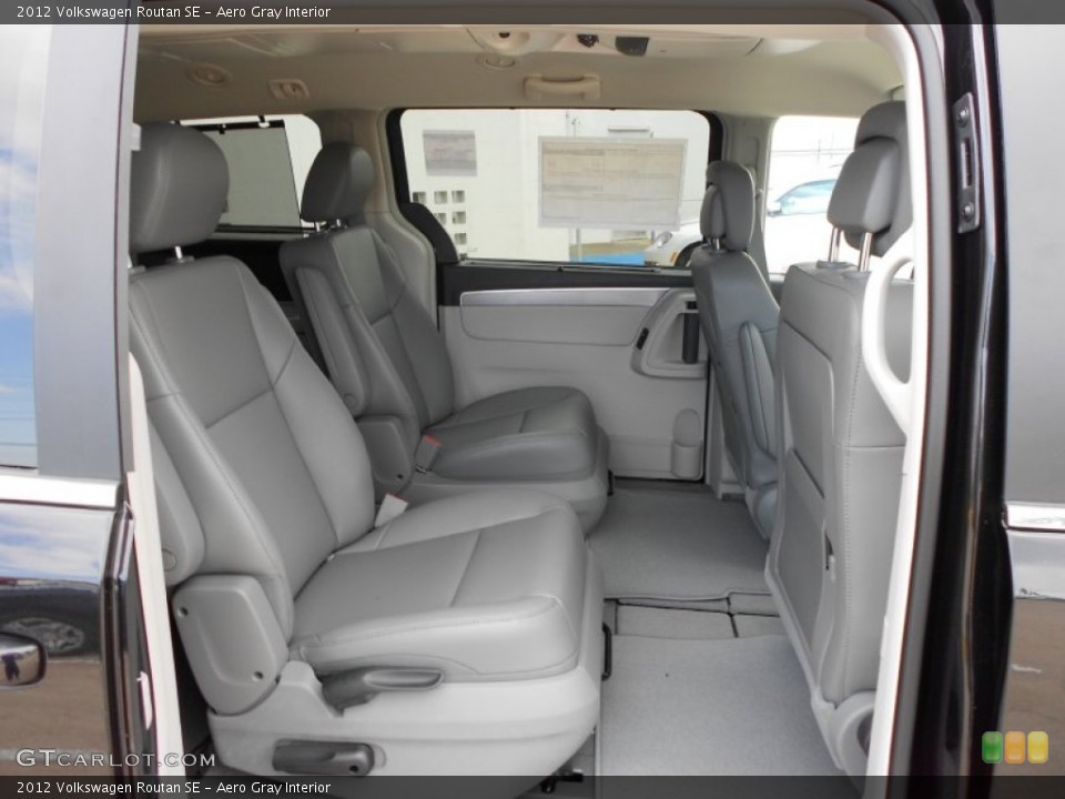 Aero Gray Interior Photo for the 2012 Volkswagen Routan SE #57234325