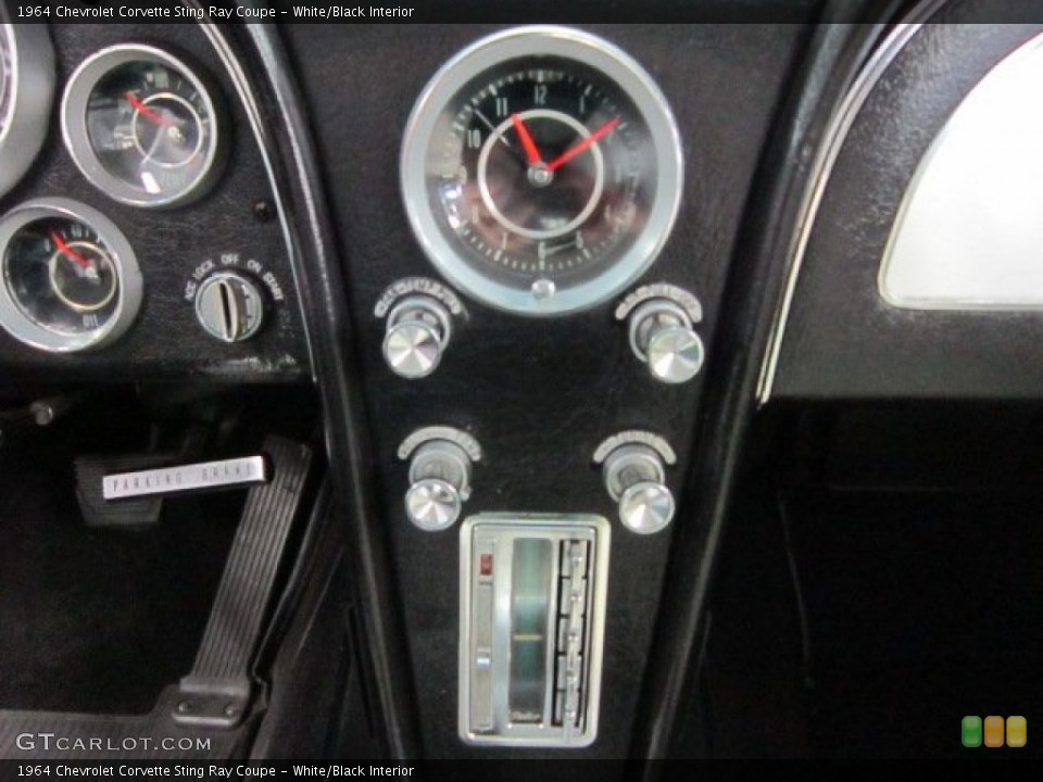 White/Black Interior Controls for the 1964 Chevrolet Corvette Sting Ray Coupe #57257184