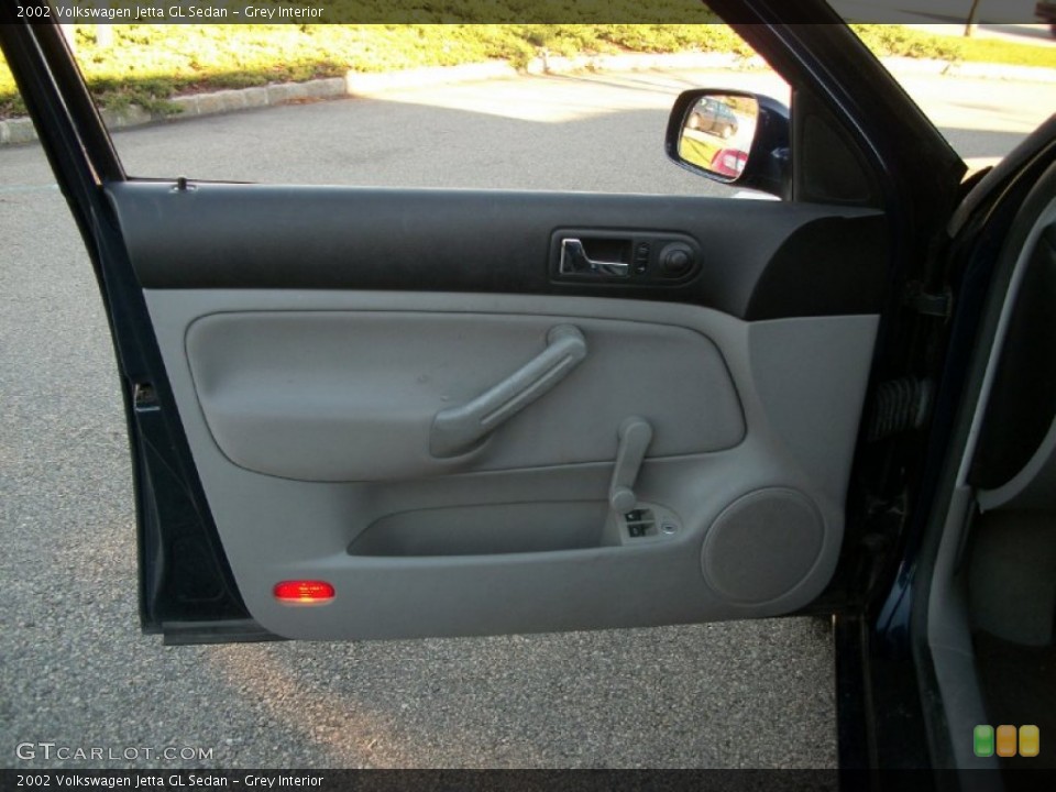 Grey Interior Door Panel for the 2002 Volkswagen Jetta GL Sedan #57259007
