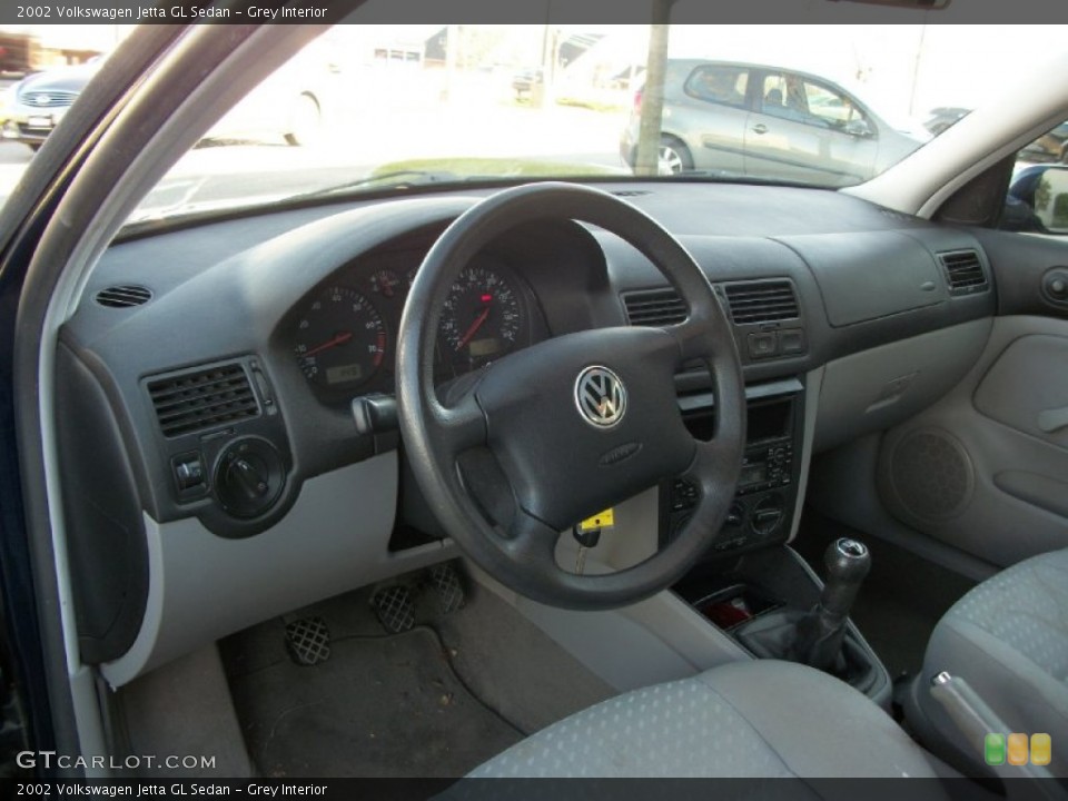 Grey Interior Dashboard for the 2002 Volkswagen Jetta GL Sedan #57259025