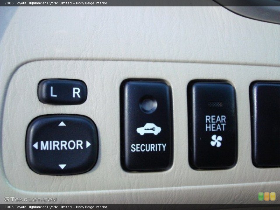 Ivory Beige Interior Controls for the 2006 Toyota Highlander Hybrid Limited #57279454