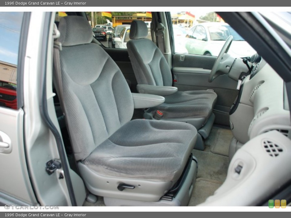 Gray Interior Photo for the 1996 Dodge Grand Caravan LE #57283026