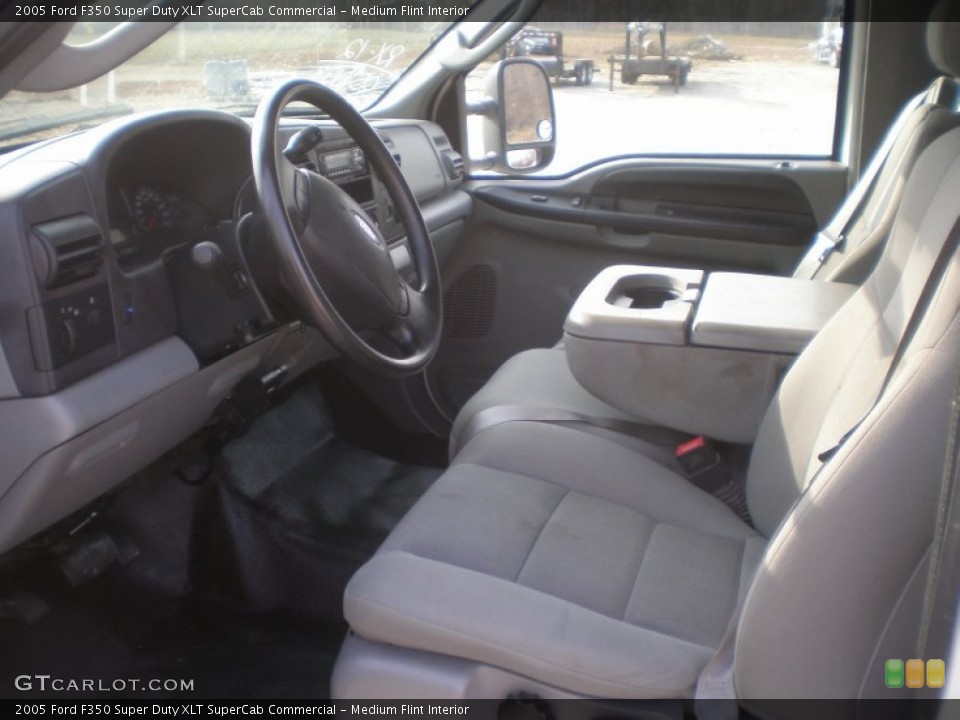 Medium Flint Interior Photo for the 2005 Ford F350 Super Duty XLT SuperCab Commercial #57287448