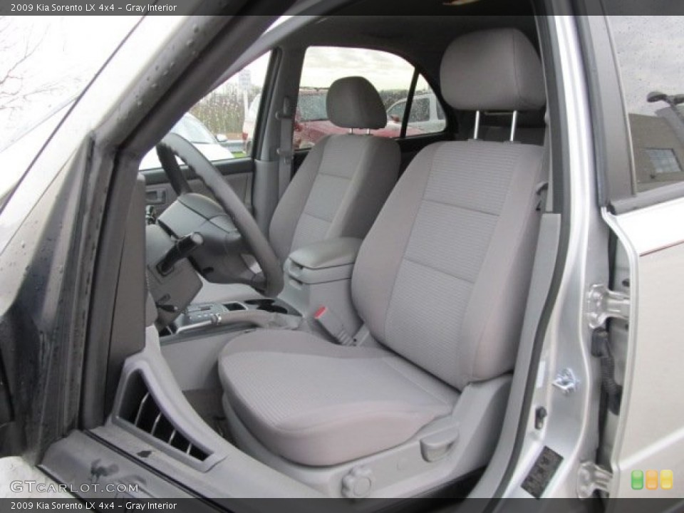 Gray Interior Photo for the 2009 Kia Sorento LX 4x4 #57295776