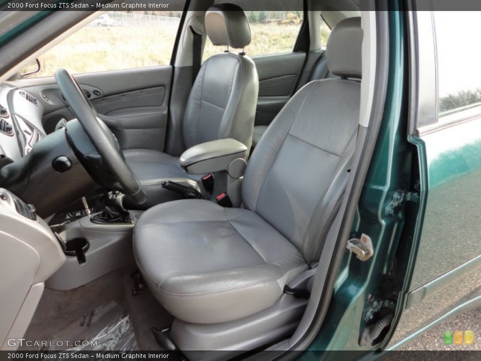 Medium Graphite Interior Photo for the 2000 Ford Focus ZTS Sedan #57301461