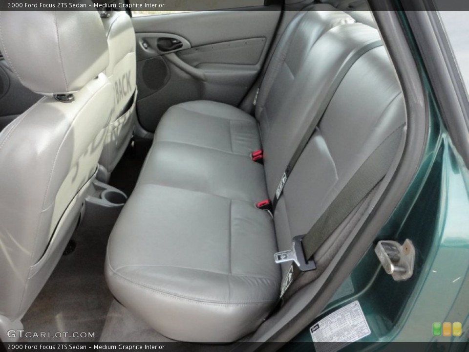 Medium Graphite Interior Photo for the 2000 Ford Focus ZTS Sedan #57301470