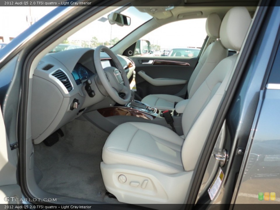 Light Gray Interior Photo for the 2012 Audi Q5 2.0 TFSI quattro #57304431
