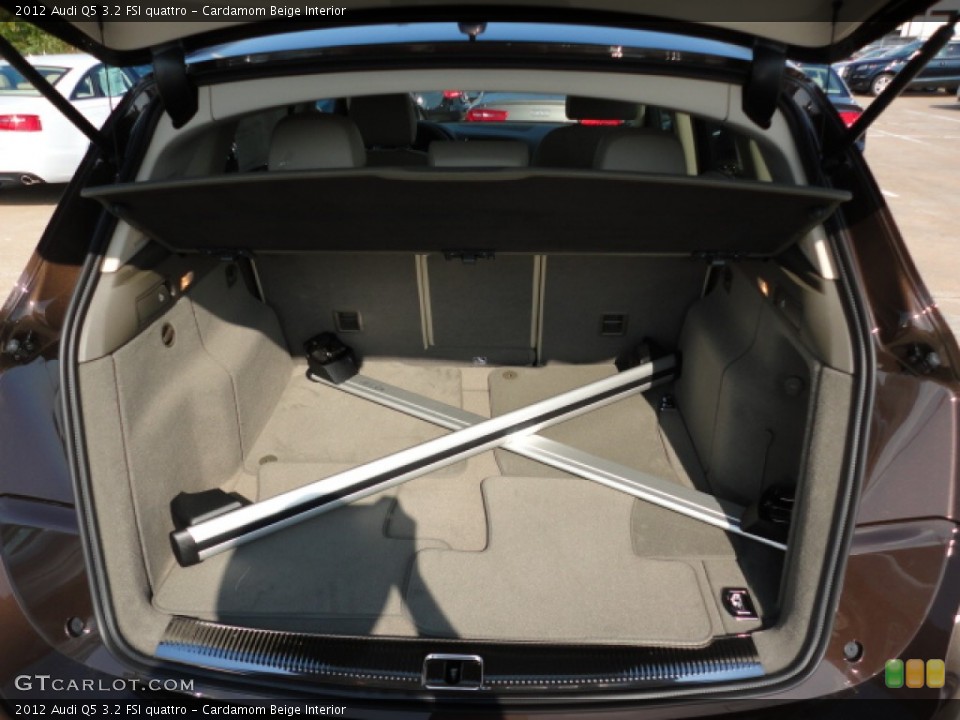 Cardamom Beige Interior Trunk for the 2012 Audi Q5 3.2 FSI quattro #57304506