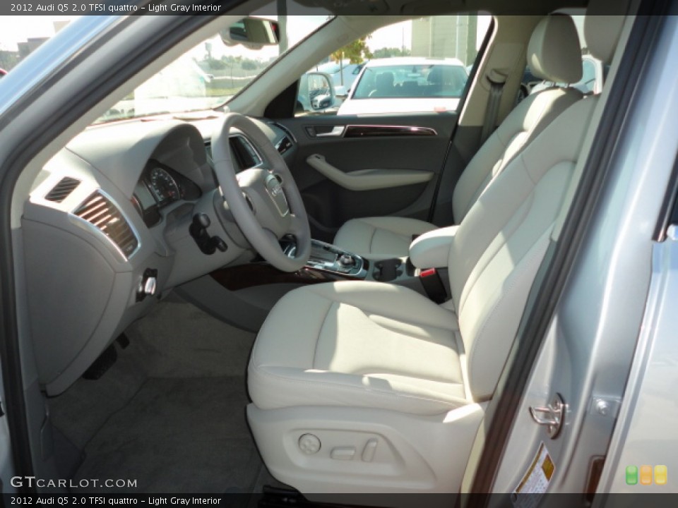 Light Gray Interior Photo for the 2012 Audi Q5 2.0 TFSI quattro #57304749