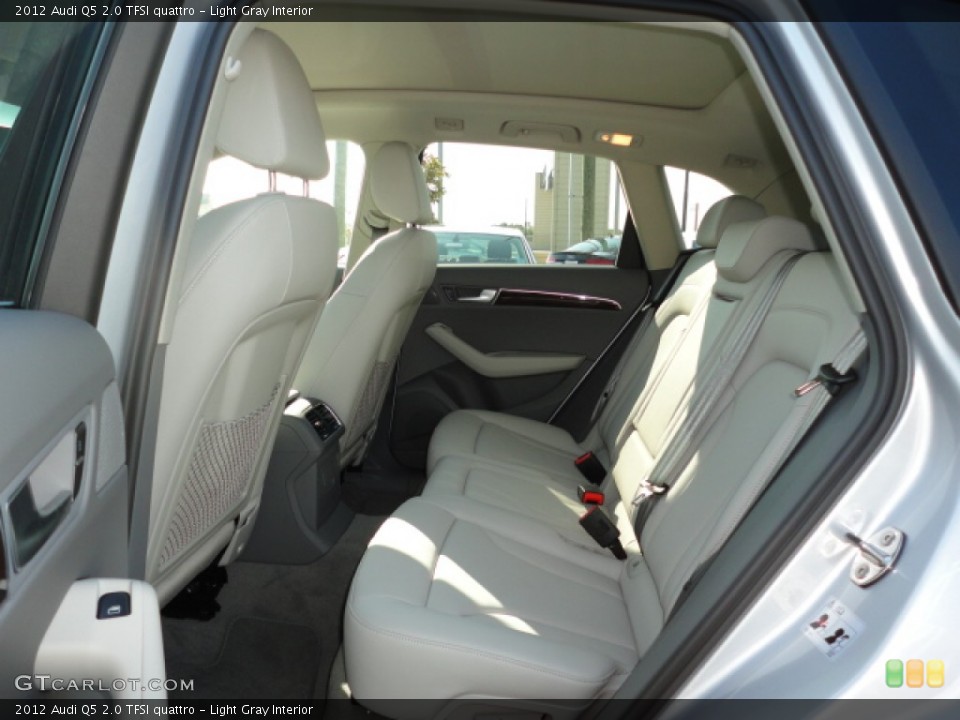 Light Gray Interior Photo for the 2012 Audi Q5 2.0 TFSI quattro #57304758