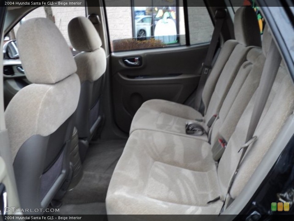 Beige Interior Photo for the 2004 Hyundai Santa Fe GLS #57308112