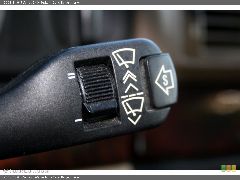 Sand Beige Interior Controls for the 2003 BMW 5 Series 540i Sedan #57314557