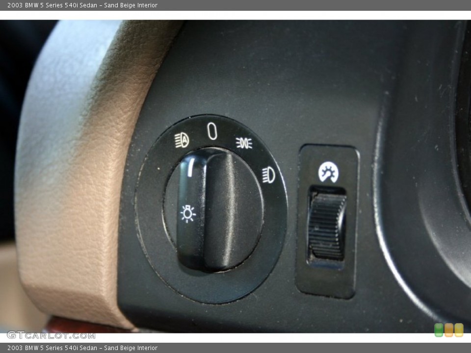 Sand Beige Interior Controls for the 2003 BMW 5 Series 540i Sedan #57314605