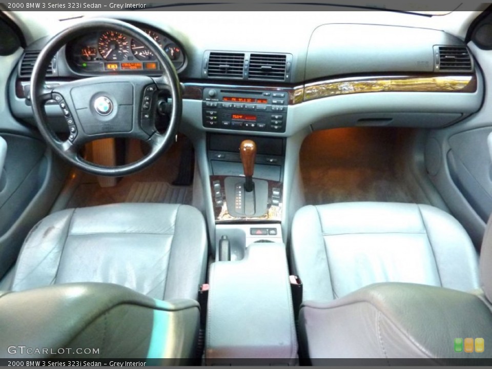 Grey Interior Dashboard for the 2000 BMW 3 Series 323i Sedan #57317845