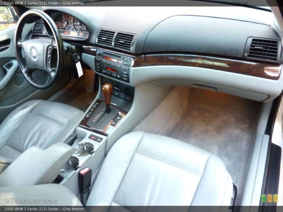 Grey Interior Dashboard for the 2000 BMW 3 Series 323i Sedan #57317938