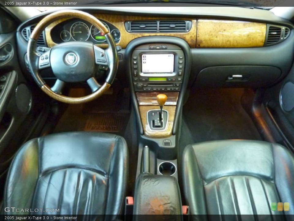 Stone Interior Photo for the 2005 Jaguar X-Type 3.0 #57320584