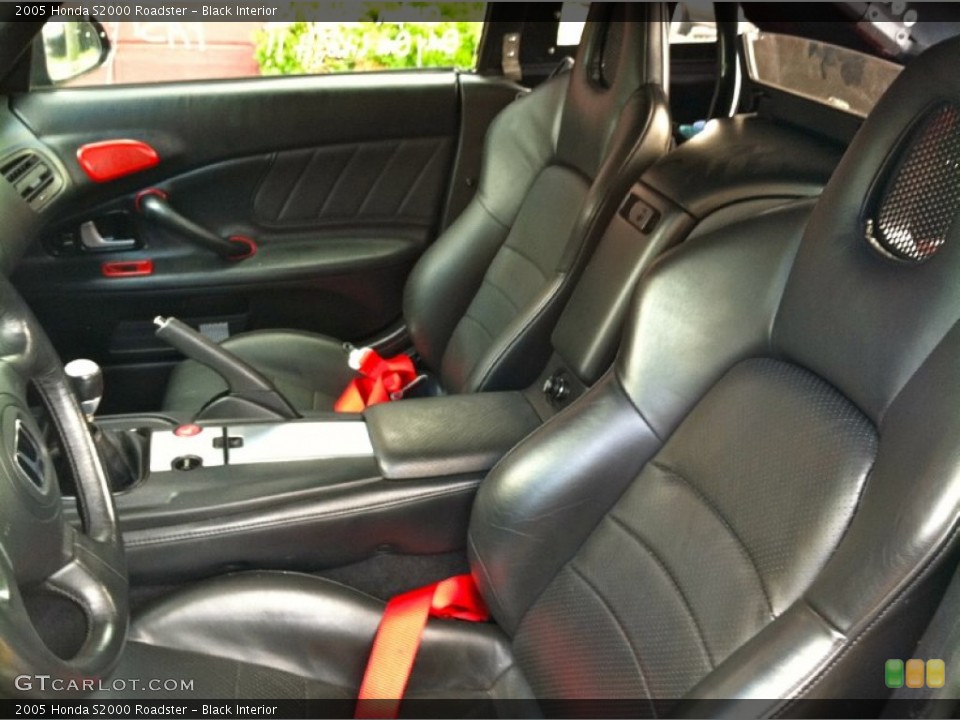 Black Interior Photo for the 2005 Honda S2000 Roadster #57328357