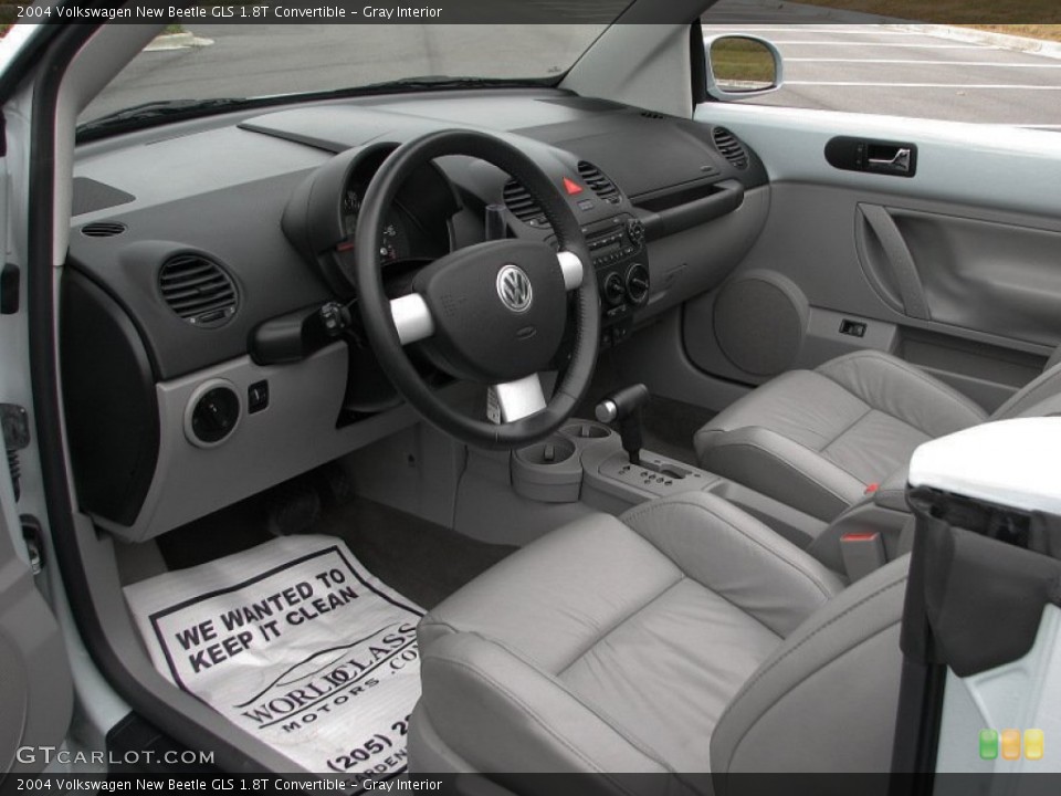 Gray Interior Photo for the 2004 Volkswagen New Beetle GLS 1.8T Convertible #57330655