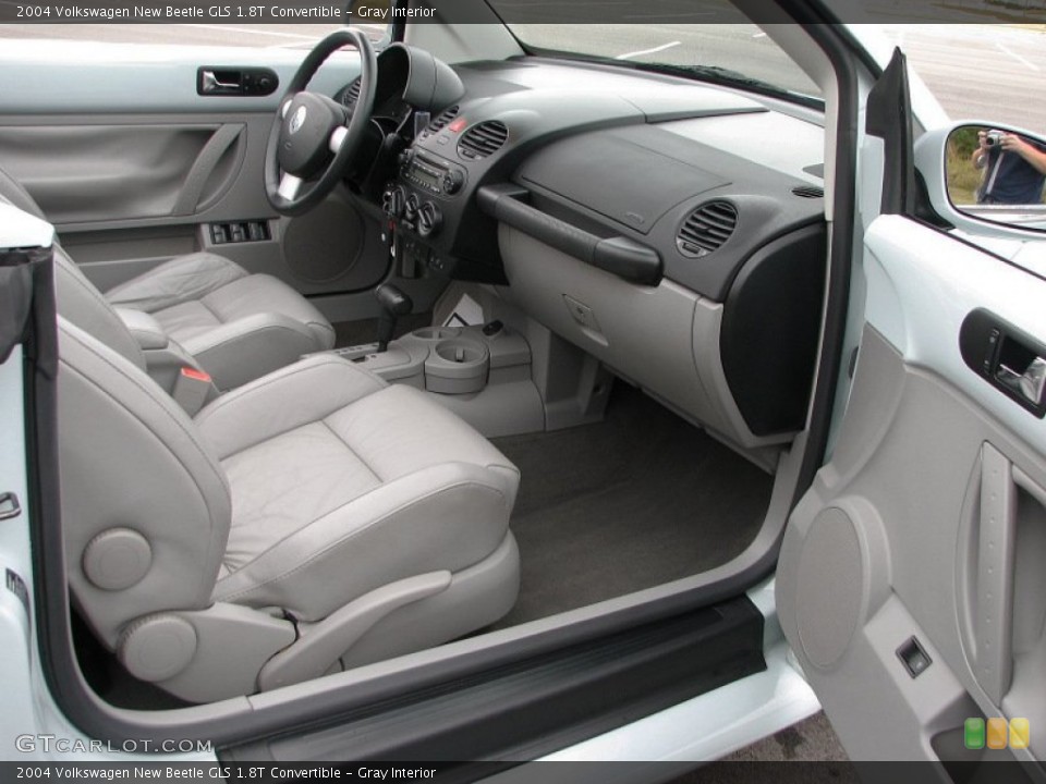 Gray Interior Photo for the 2004 Volkswagen New Beetle GLS 1.8T Convertible #57330709