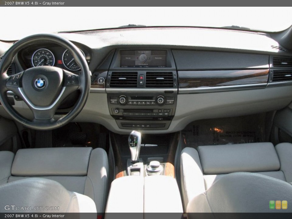 Gray Interior Dashboard for the 2007 BMW X5 4.8i #57333415