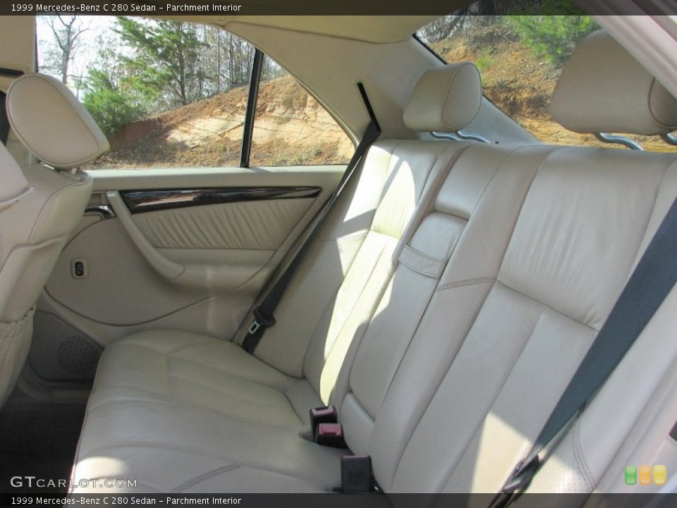 Parchment Interior Photo for the 1999 Mercedes-Benz C 280 Sedan #57335421
