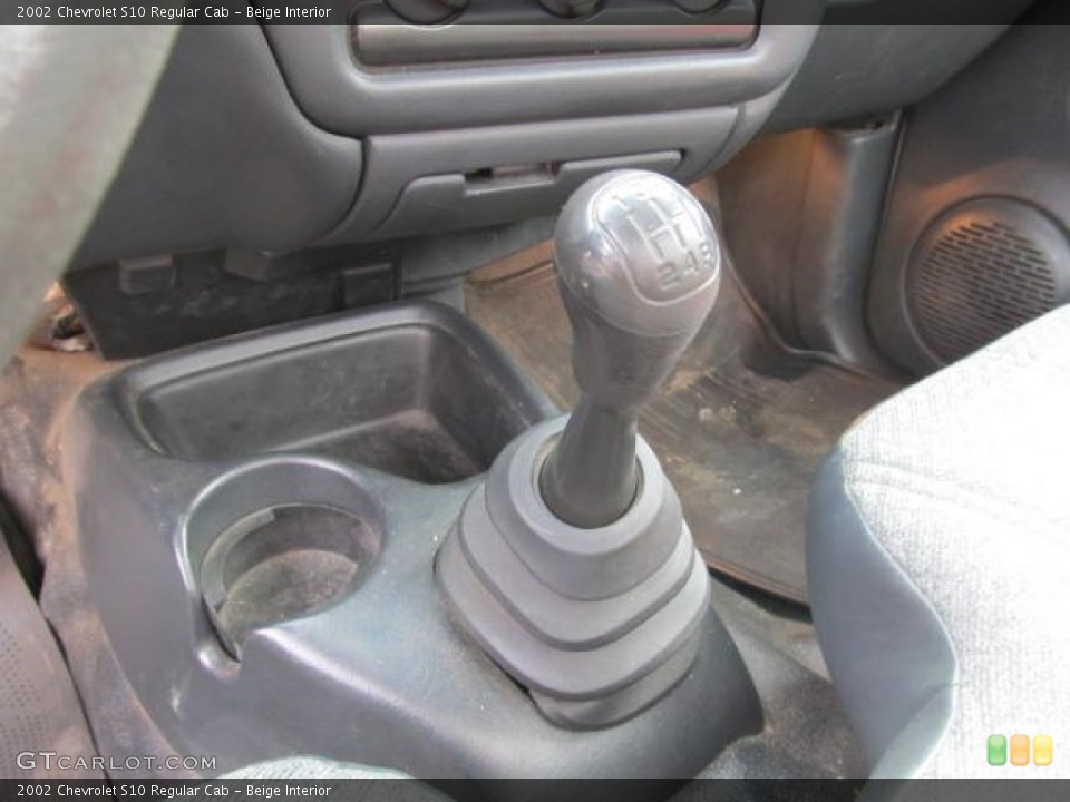 Beige Interior Transmission for the 2002 Chevrolet S10 Regular Cab #57335889
