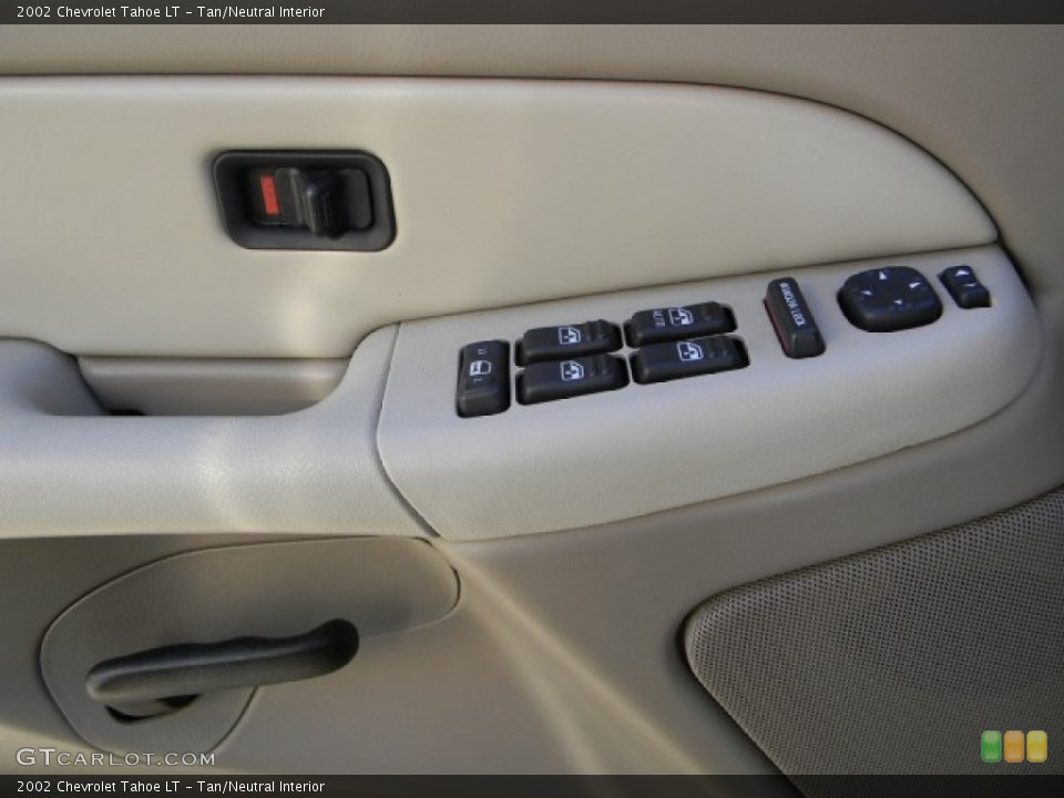 Tan/Neutral Interior Controls for the 2002 Chevrolet Tahoe LT #57336858