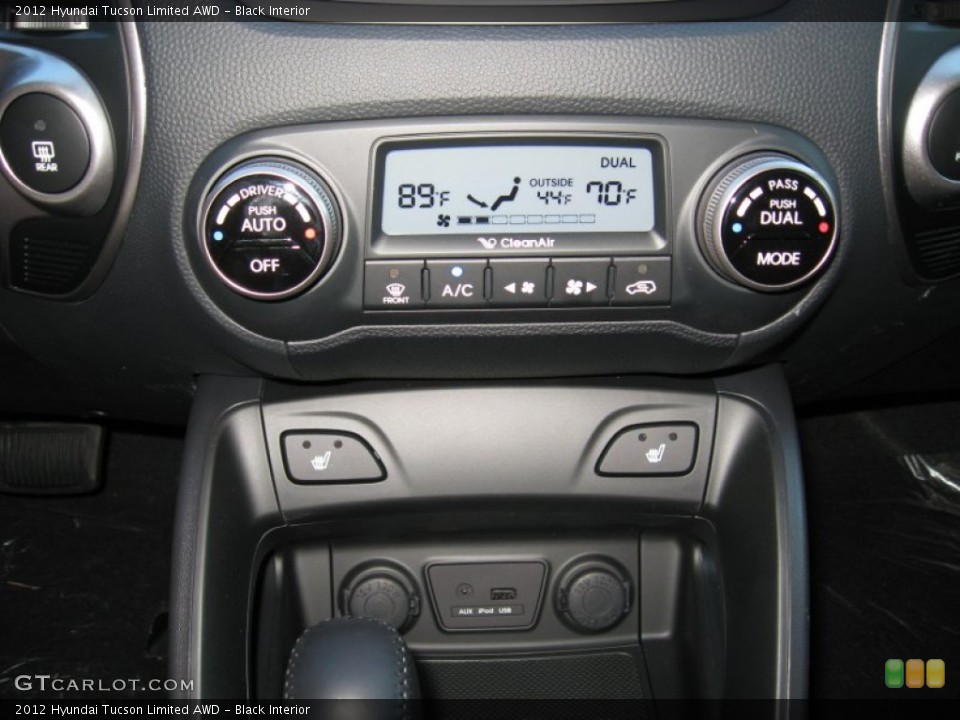 Black Interior Controls for the 2012 Hyundai Tucson Limited AWD #57340600