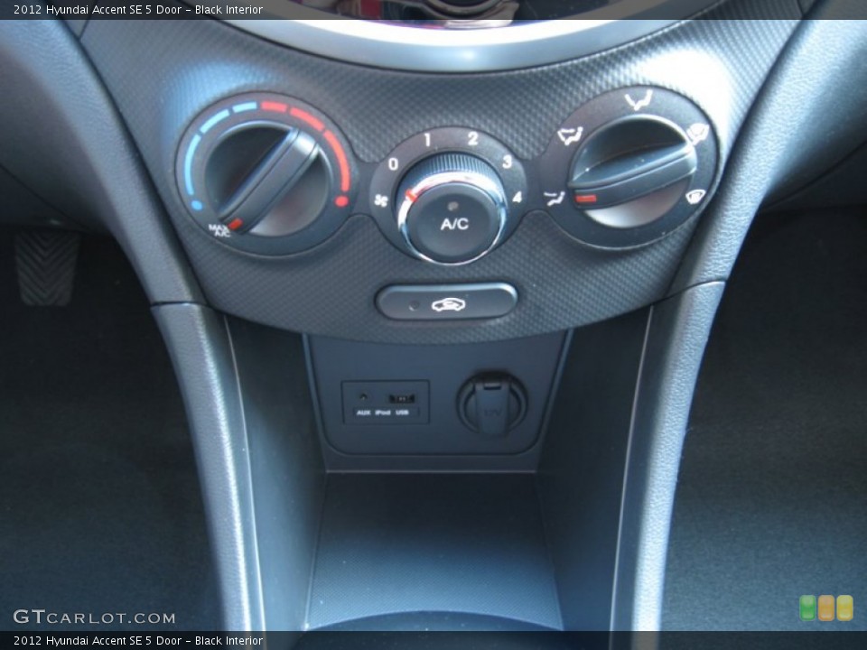 Black Interior Controls for the 2012 Hyundai Accent SE 5 Door #57341221