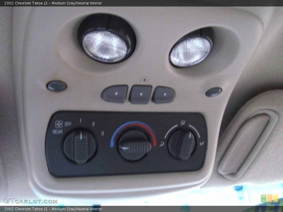 Medium Gray/Neutral Interior Controls for the 2002 Chevrolet Tahoe LS #57351888