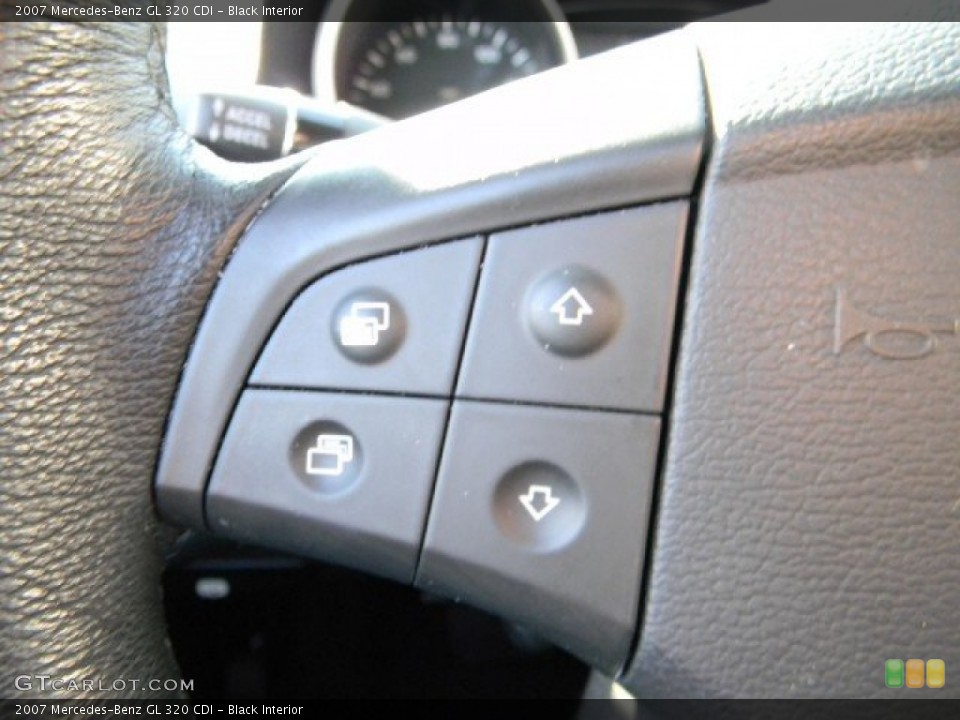 Black Interior Controls for the 2007 Mercedes-Benz GL 320 CDI #57355862