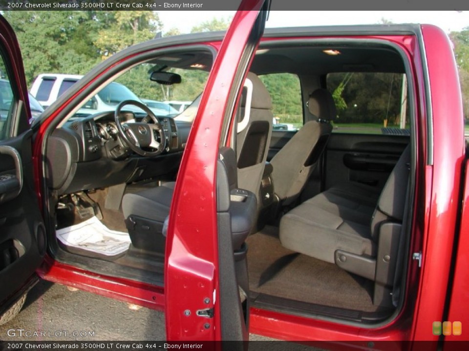 Ebony Interior Photo for the 2007 Chevrolet Silverado 3500HD LT Crew Cab 4x4 #57386486