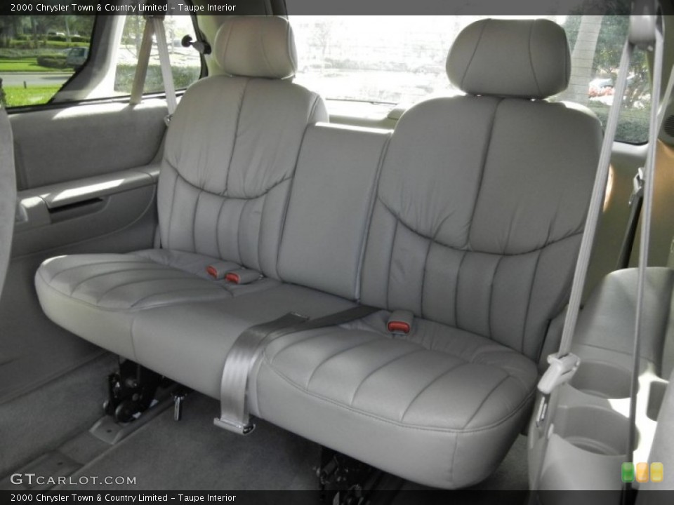 Taupe Interior Photo for the 2000 Chrysler Town & Country Limited #57418100