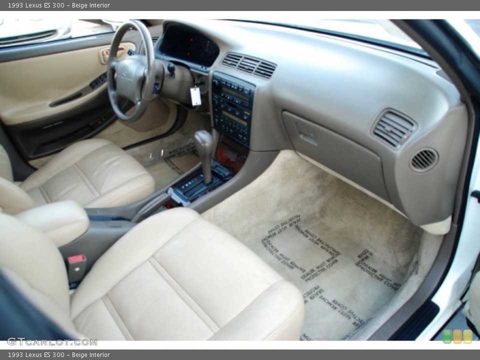 Beige Interior Photo for the 1993 Lexus ES 300 #57430373