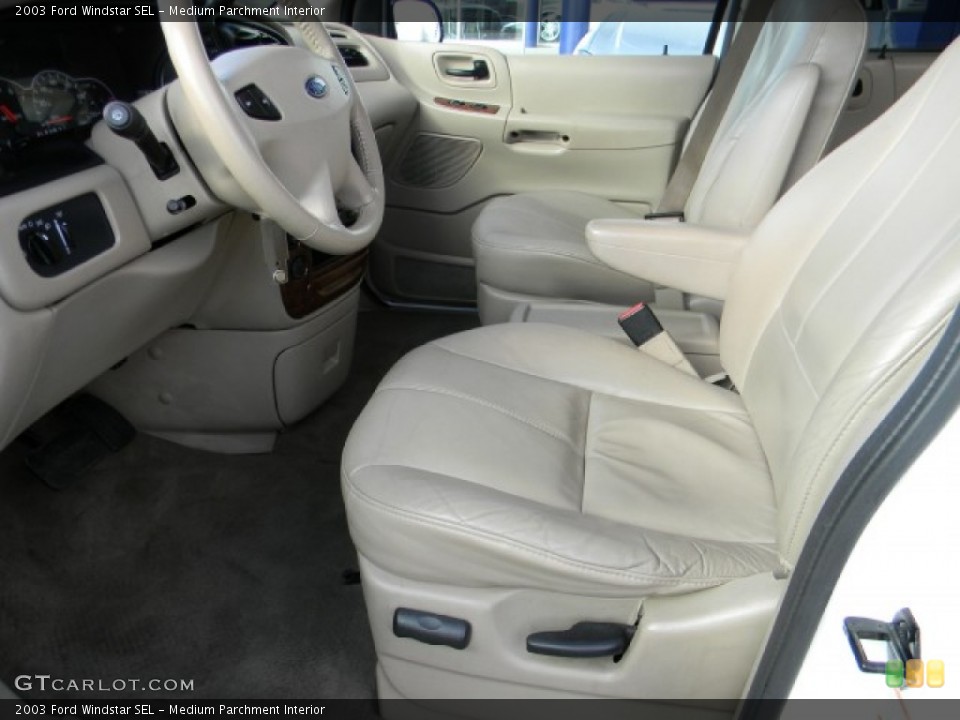 Medium Parchment Interior Photo for the 2003 Ford Windstar SEL #57441194