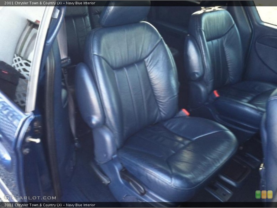 Navy Blue Interior Photo for the 2001 Chrysler Town & Country LXi #57457810