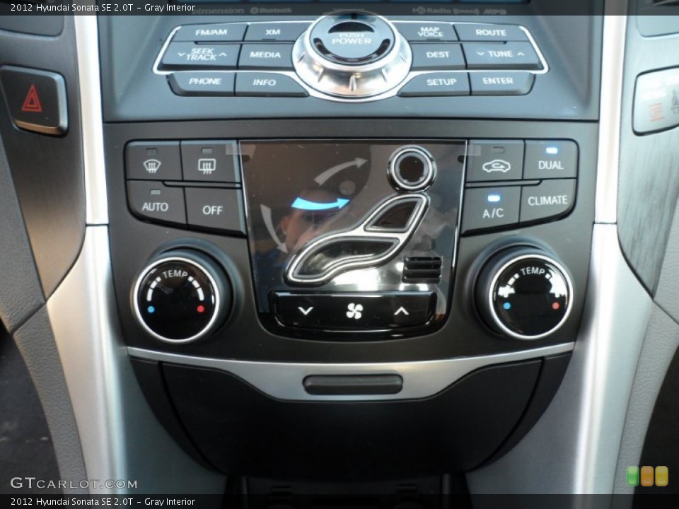 Gray Interior Controls for the 2012 Hyundai Sonata SE 2.0T #57479983