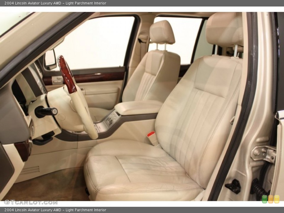 Light Parchment Interior Photo for the 2004 Lincoln Aviator Luxury AWD #57480601