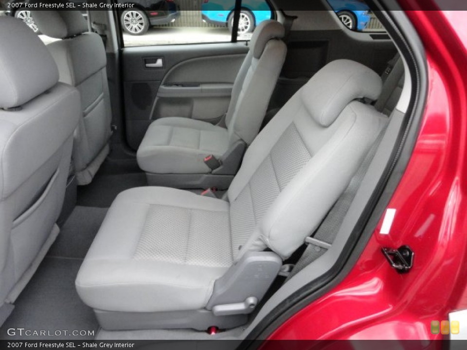 Shale Grey Interior Photo for the 2007 Ford Freestyle SEL #57496576