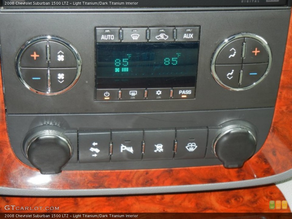 Light Titanium/Dark Titanium Interior Controls for the 2008 Chevrolet Suburban 1500 LTZ #57496579
