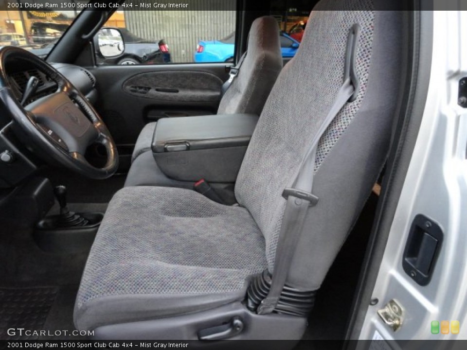 Mist Gray Interior Photo for the 2001 Dodge Ram 1500 Sport Club Cab 4x4 #57496741