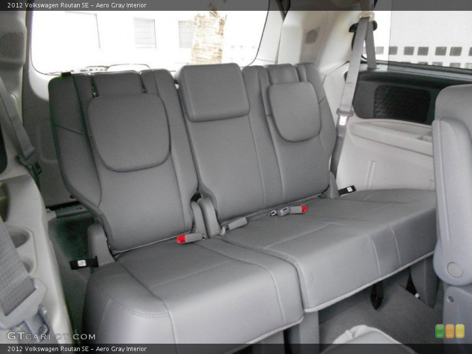 Aero Gray Interior Photo for the 2012 Volkswagen Routan SE #57503520