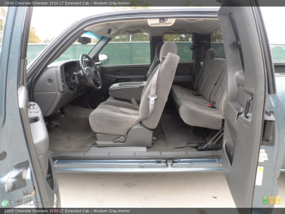 Medium Gray Interior Photo for the 2006 Chevrolet Silverado 1500 LT Extended Cab #57510673