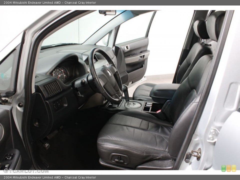Charcoal Gray Interior Photo for the 2004 Mitsubishi Endeavor Limited AWD #57510684