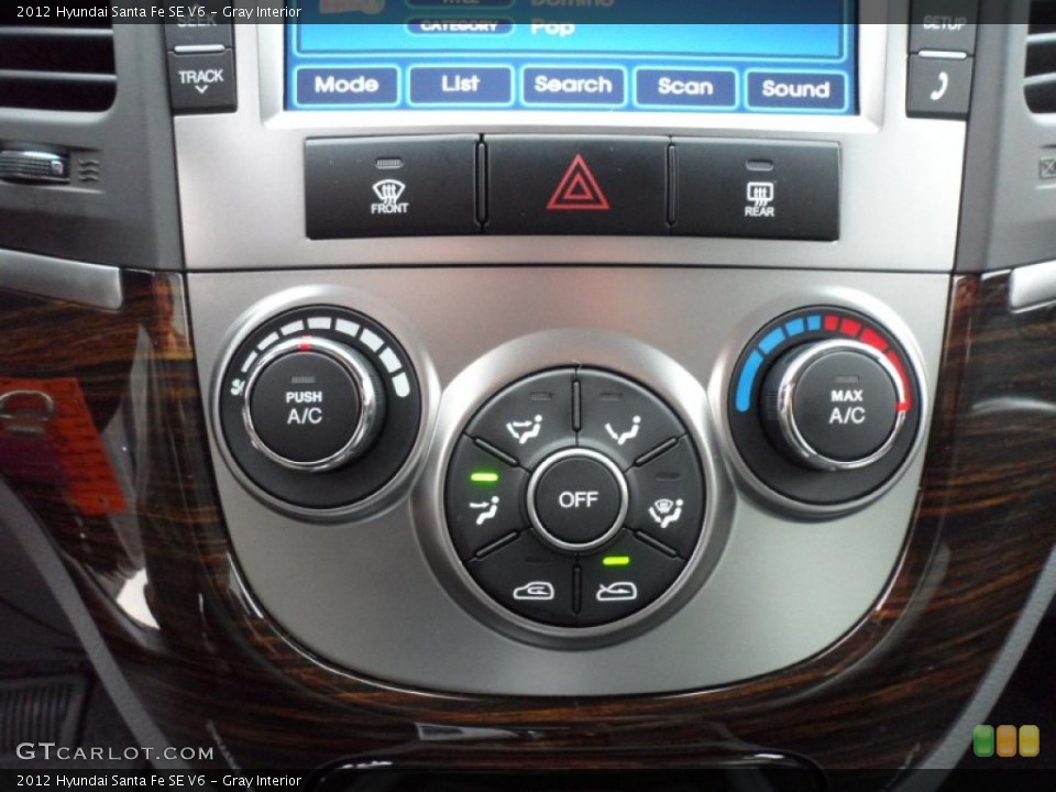 Gray Interior Controls for the 2012 Hyundai Santa Fe SE V6 #57515149