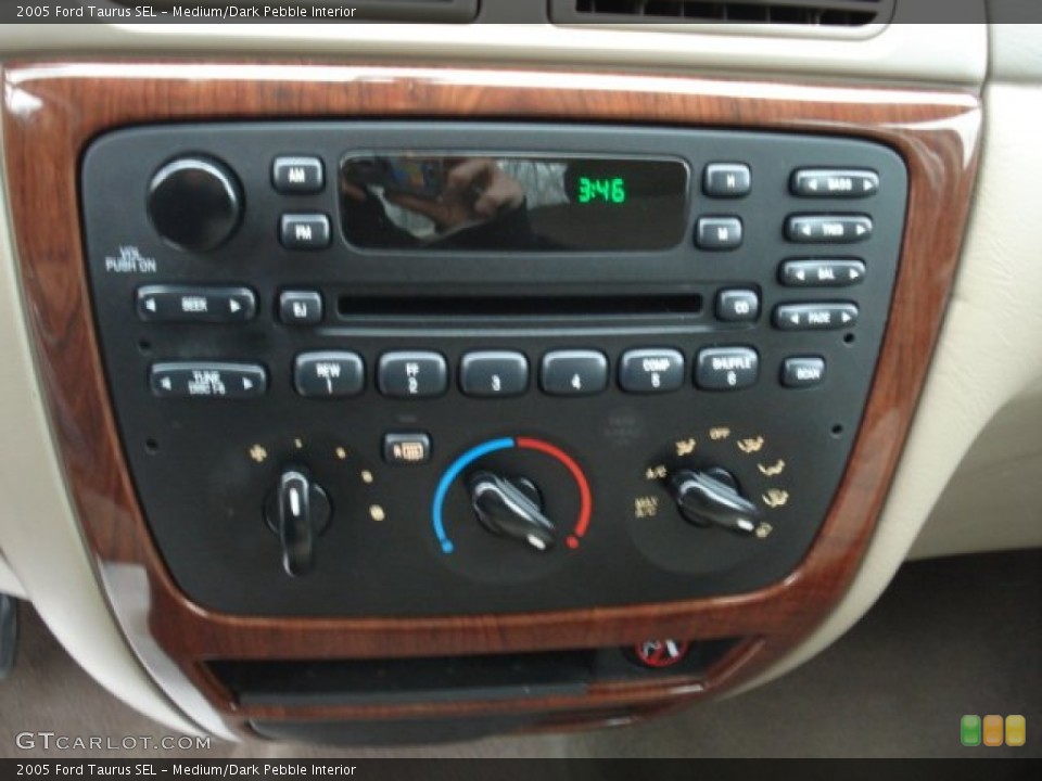 Medium/Dark Pebble Interior Controls for the 2005 Ford Taurus SEL #57530464