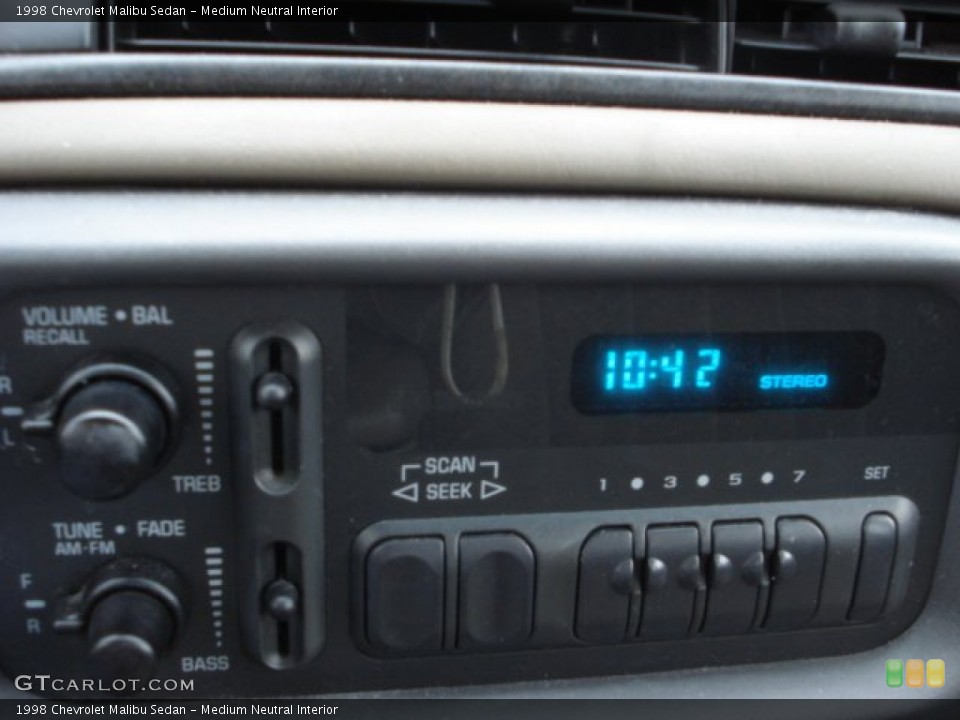 Medium Neutral Interior Audio System for the 1998 Chevrolet Malibu Sedan #57532925